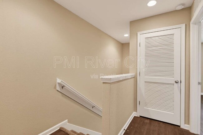 Building Photo - 7608 Rain Forest Dr N