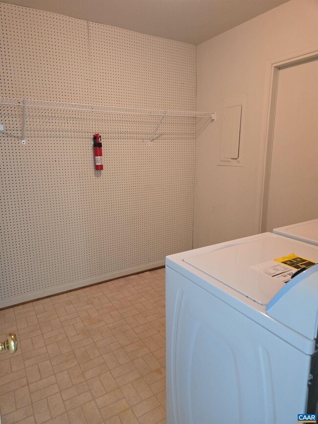 Building Photo - 1618 Townwood Ct