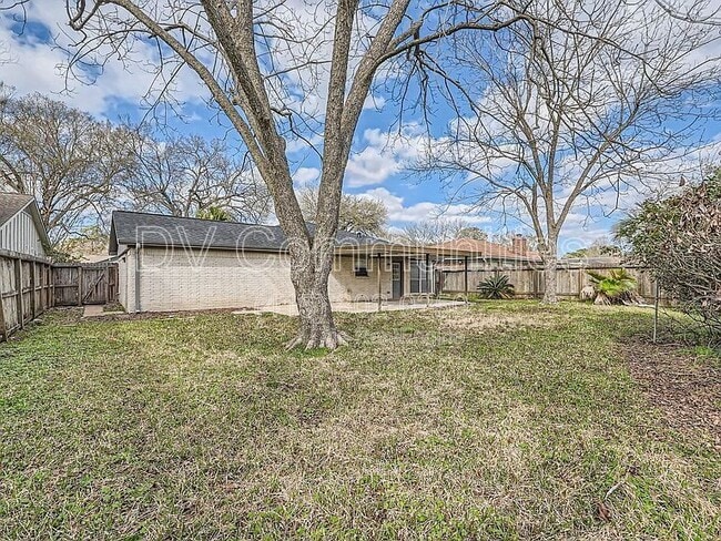 Building Photo - 16310 Cavendish Dr
