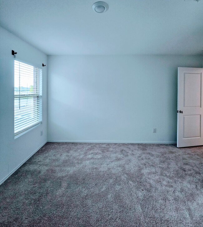 Building Photo - 2828 Eppright Dr