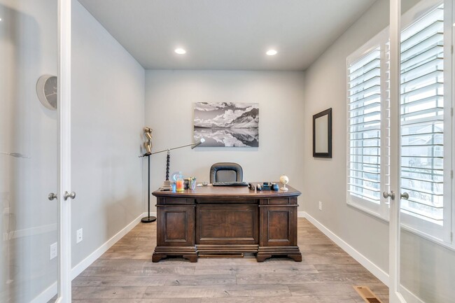 Building Photo - Stunning 5 Bedroom Herriman Home with Mode...