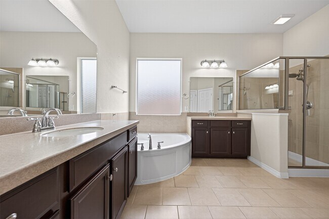 Building Photo - 613 West Fork