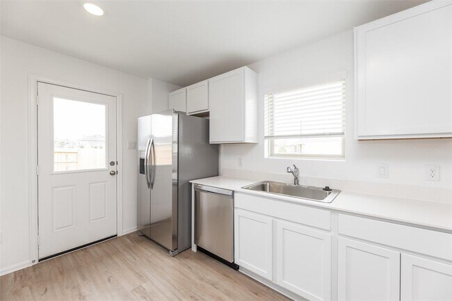Building Photo - 7347 Greenbriar Cayon Ln