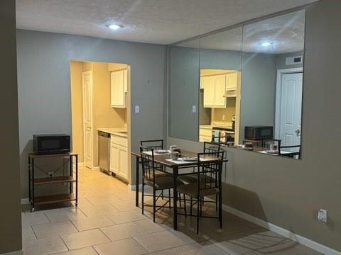 Building Photo - 1900 Bay Area Blvd