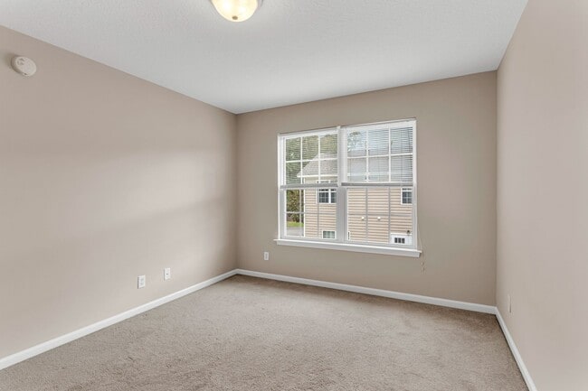 Building Photo - 13 Cypress Ln