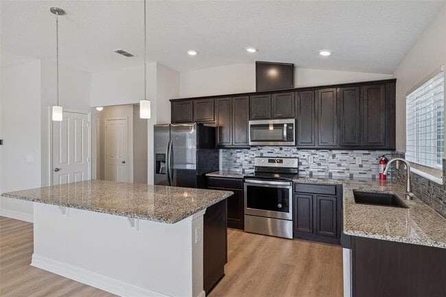 Building Photo - 2256 GLADIOLUS Ln