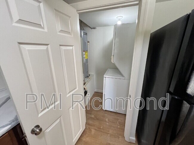 Building Photo - 307 Cedarwood Rd