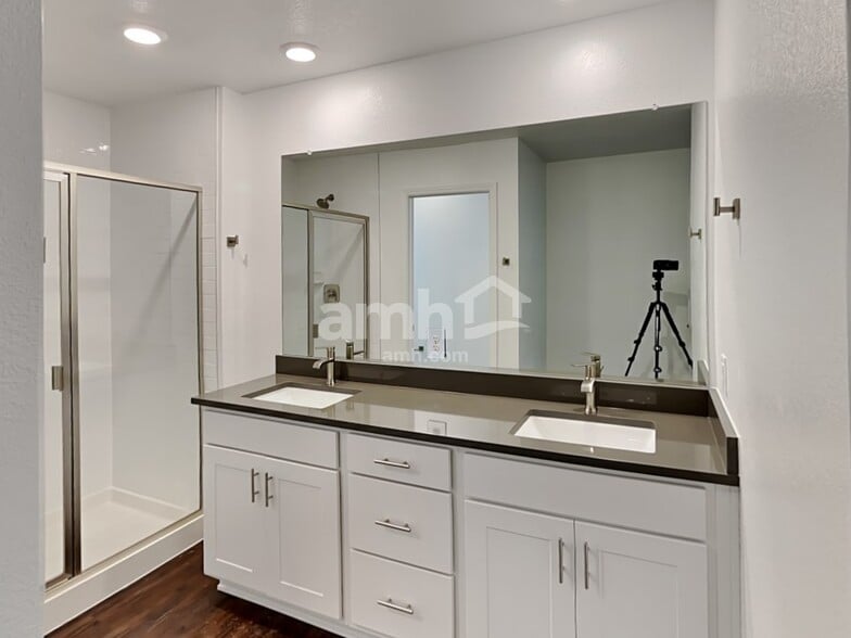 Building Photo - 8235 Joyce St