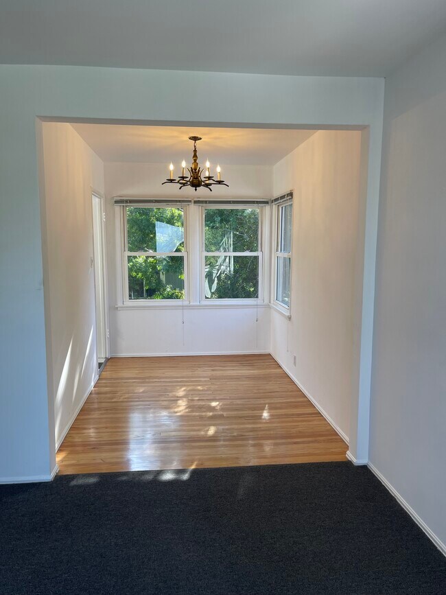 Dining room w/oak flooring - 1827 18th St
