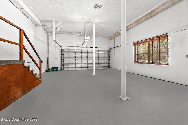 Building Photo - 7810 S Tropical Trail