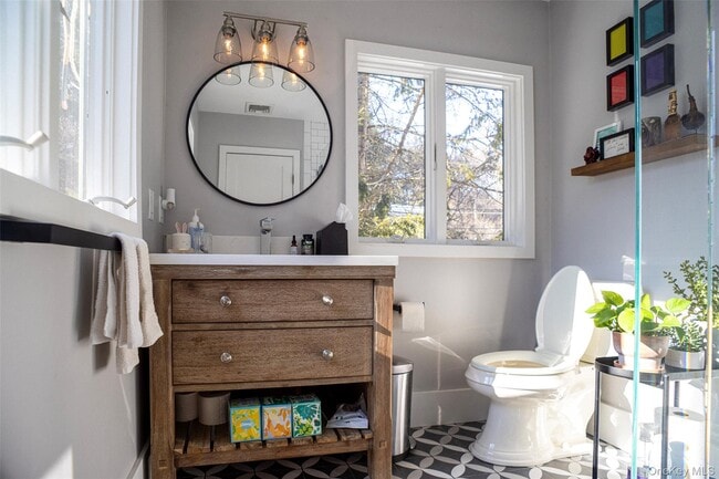 Building Photo - 1144 Post Rd