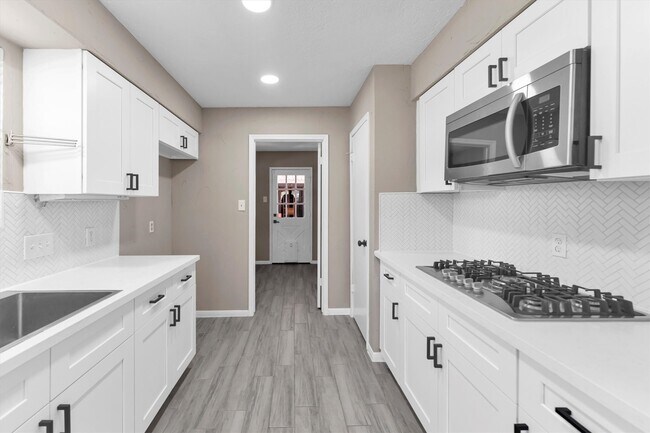 Building Photo - 27013 S Pyeatt Ln