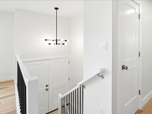 Building Photo - BOUNTIFUL New Remodeled 4 bed 3 bath home