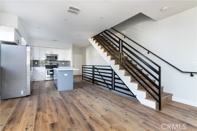 Building Photo - 11308 Miranda St