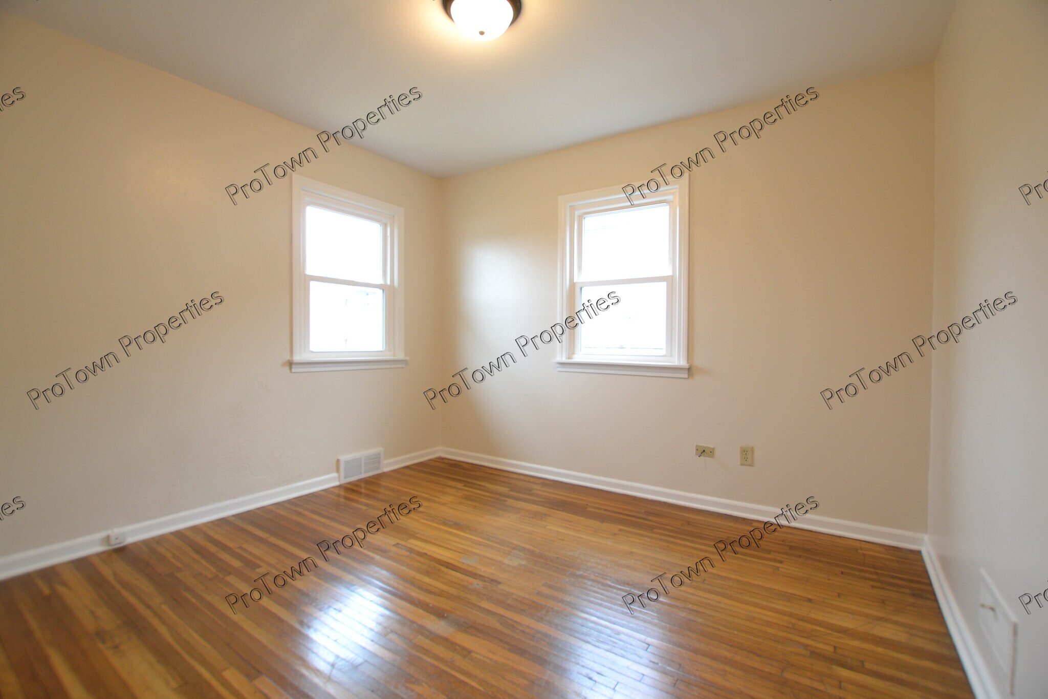 Building Photo - 205 Algonquin St