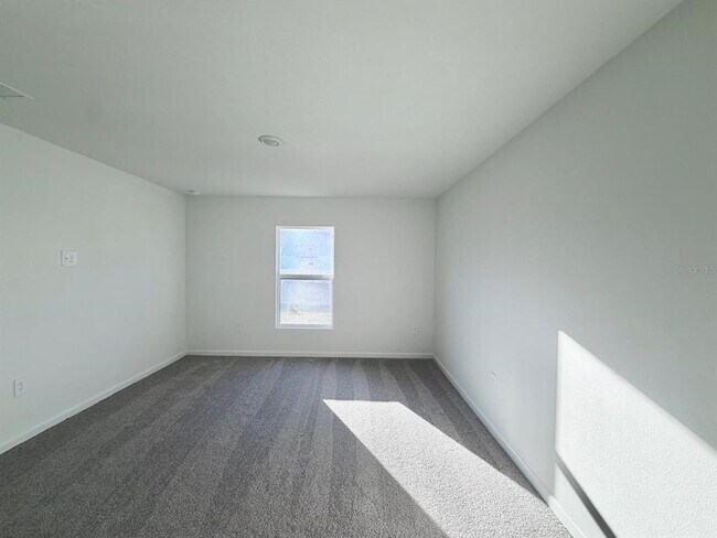 Building Photo - 2122 Chris Dr