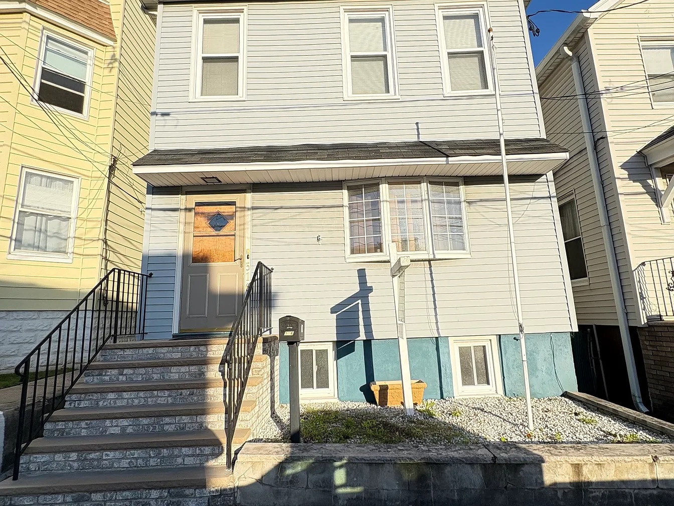 Building Photo - 516 Forest St