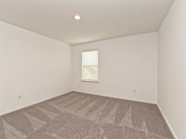 Building Photo - 1625 Holly Lk Dr