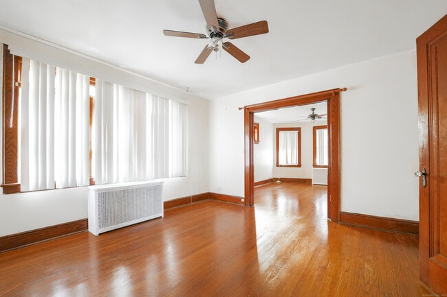 Building Photo - 140 Kent Ave