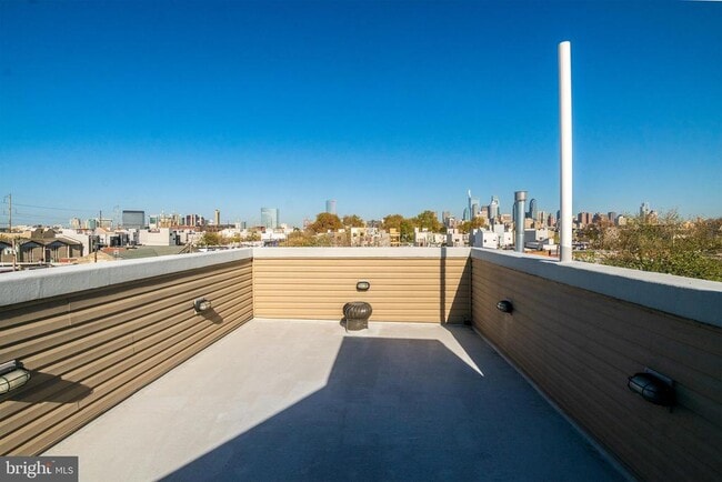 Building Photo - 2340 Greenwich St