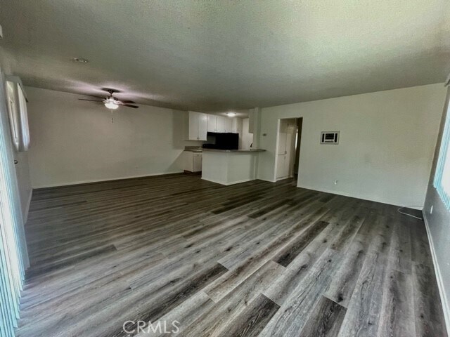 Building Photo - 685 E Vista Chino