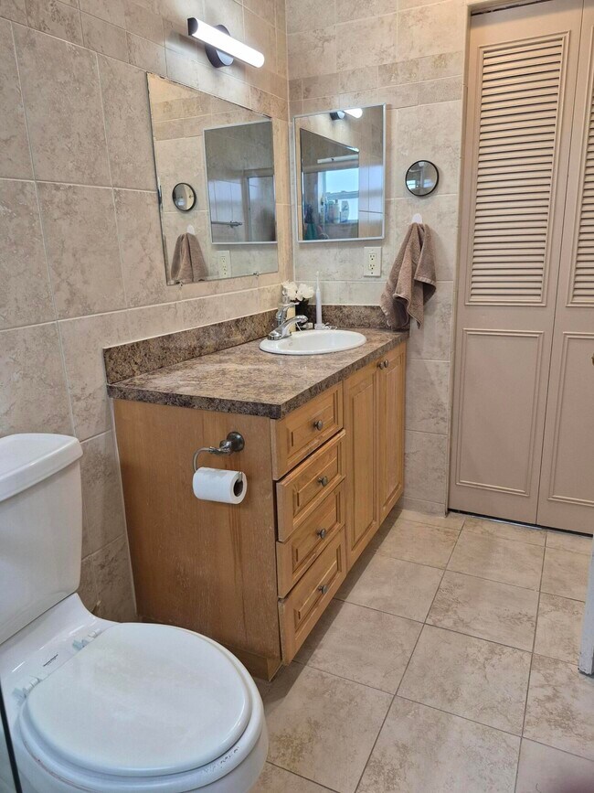 Building Photo - 4470 Lucerne Villas Ln