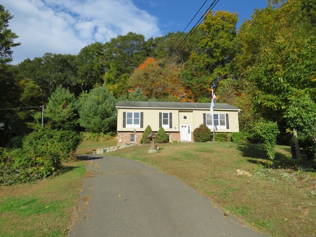 Primary Photo - 15 Hayestown Heights