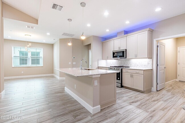 Building Photo - 212 Gypsy Palace Ln