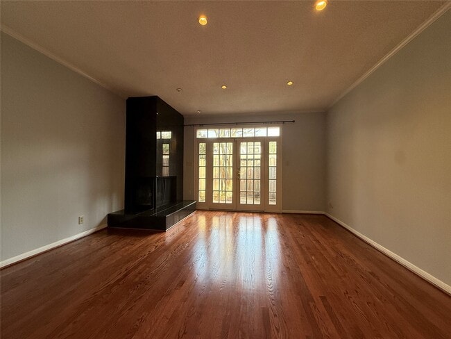 Building Photo - 3636 Lake St