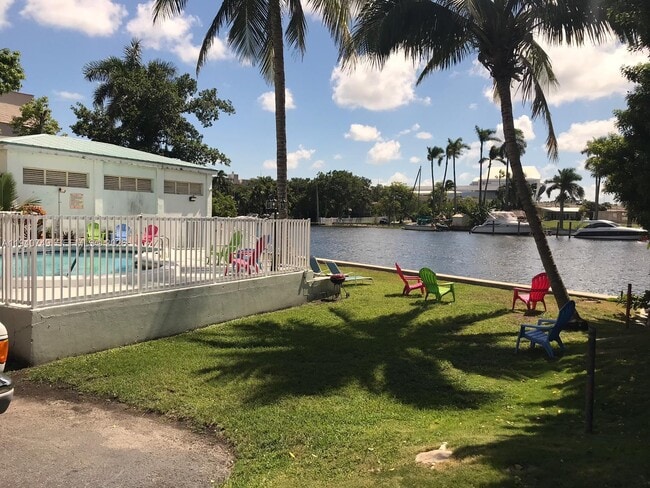 Building Photo - 1610 NW N River Dr