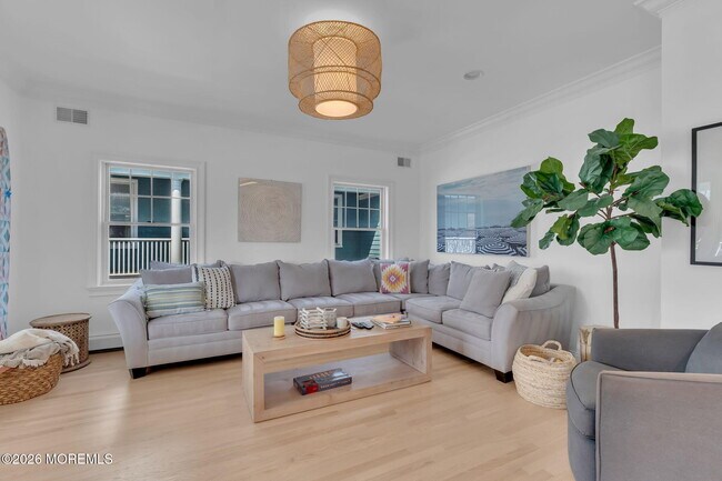 Building Photo - 112 Sylvania Ave