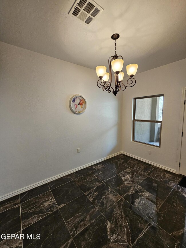 Building Photo - 704 Espada Dr
