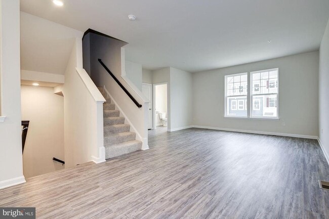 Building Photo - 3108 Laurel Hl Rd