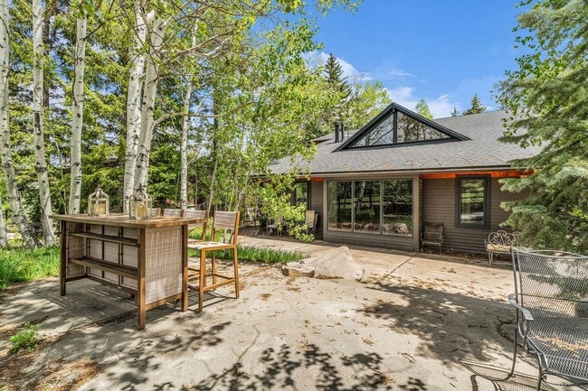 Building Photo - Luxury Mountain Home in Thaynes Canyon