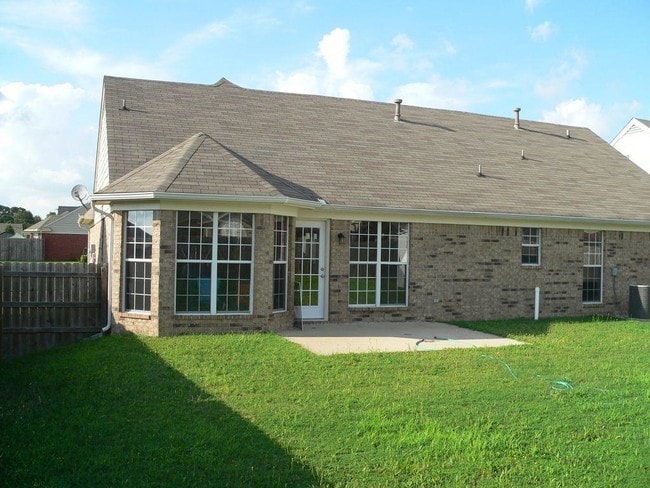 Building Photo - 2765 Rutherford Dr