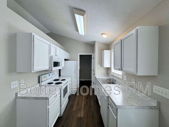 Building Photo - 5949 Presentation St