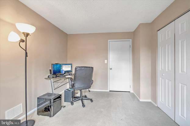 Building Photo - 18 Feiler Ct