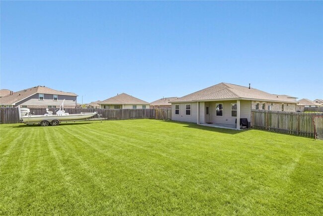 Building Photo - 14815 Rain Tree Dr