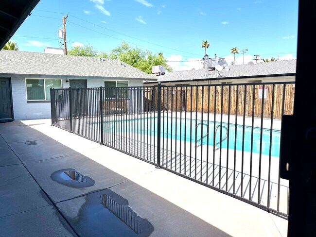 SPARKLING POOL - 42 W 6th Pl