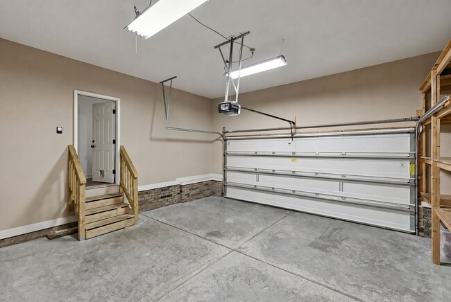 Building Photo - 80 Valor Cir
