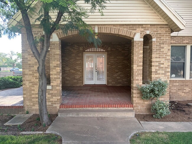 Building Photo - A Broadway Classic, Just Down the Street from Texas Tech!