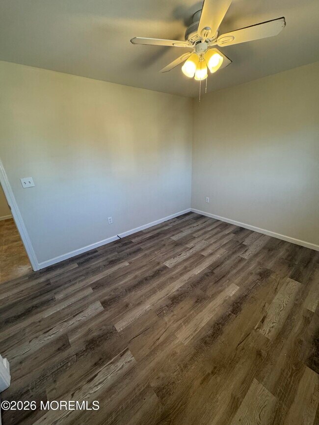 Building Photo - 8 View Dr