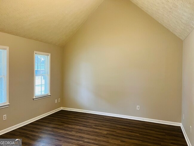 Building Photo - 12 Fredda Ln