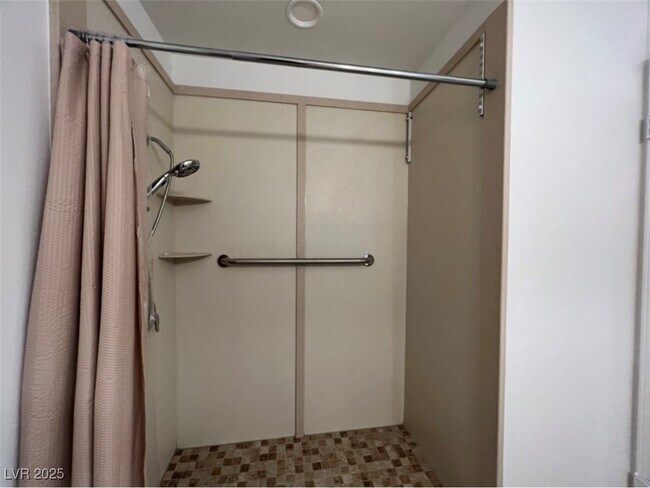 Building Photo - 8640 Cremona Dr