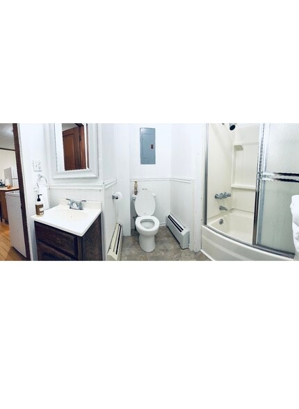 Building Photo - 269 Center St