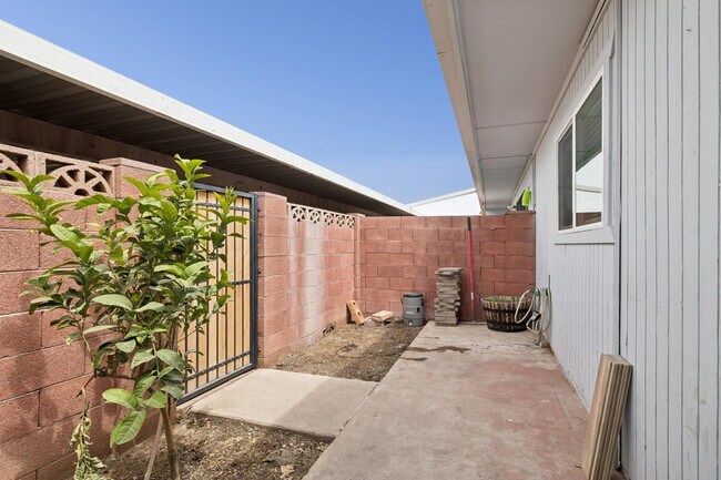 Building Photo - 6816 N 35th Ave