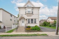 Building Photo - 620 McGillvray Pl