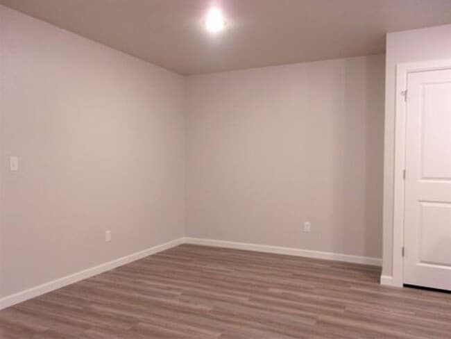 Building Photo - 3 Bed 2 Bath 2 Car Duplex in Chisholm Creek NW OKC