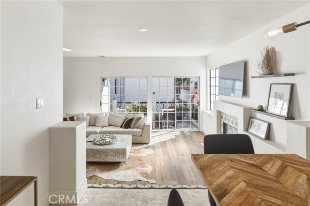 Building Photo - 716 N Lucia Ave