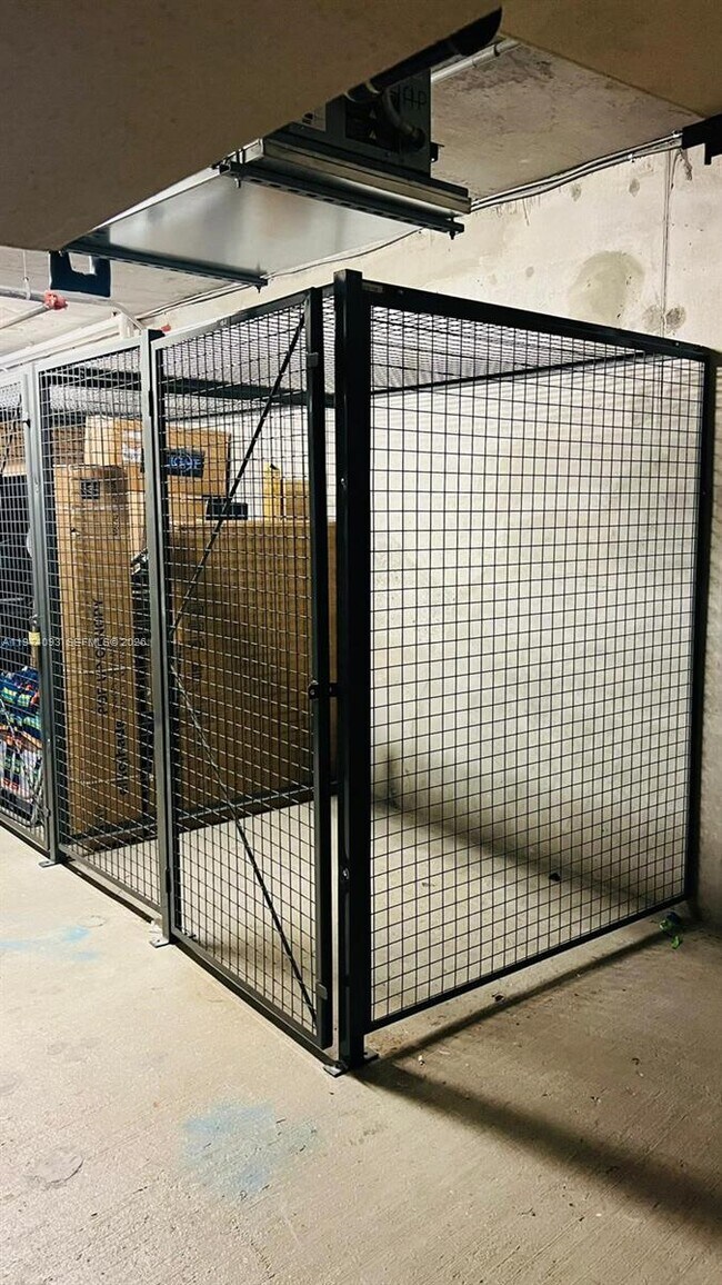 Building Photo - 501 NE 31st St